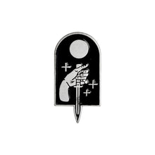 Load image into Gallery viewer, Skull Brooches
