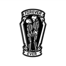 Load image into Gallery viewer, Skull Brooches