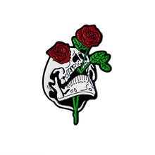Load image into Gallery viewer, Skull Brooches