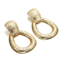 Load image into Gallery viewer, Metal Earrings