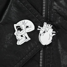 Load image into Gallery viewer, Animal Brooches